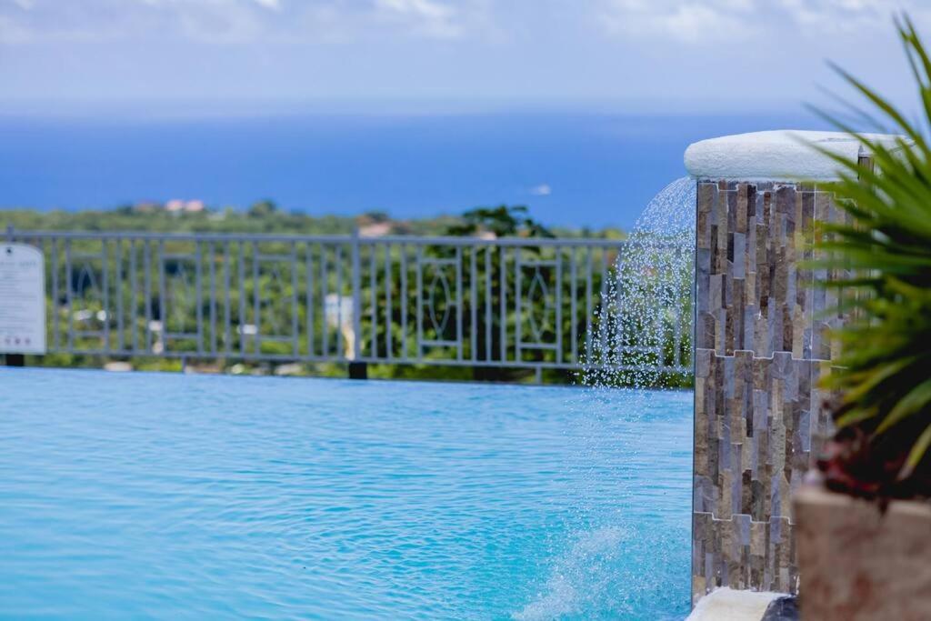 Pyramid Point Manor Villa Ocho Rios Exterior photo